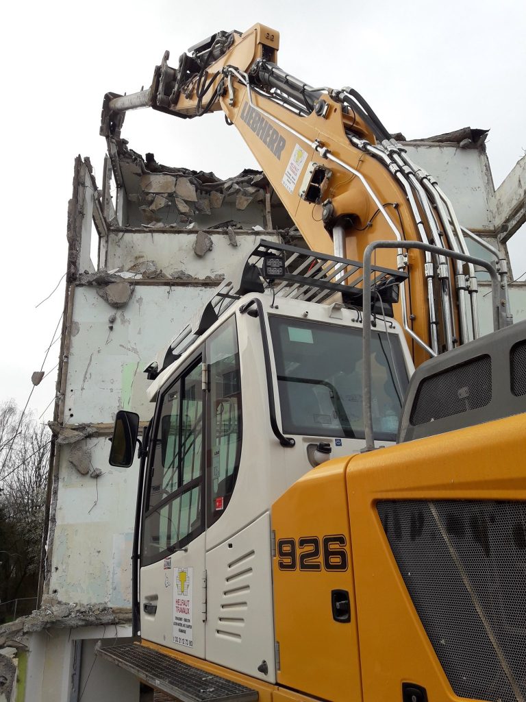 Location de la pelle Liebherr 926 par Helfaut Travaux Nord