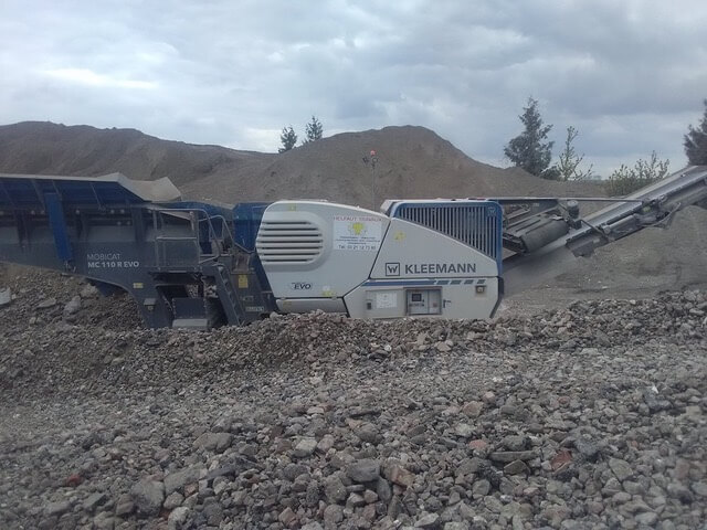 Louez notre concasseur Kleeman avec opérateur : Demandez un devis Helfaut Travaux !