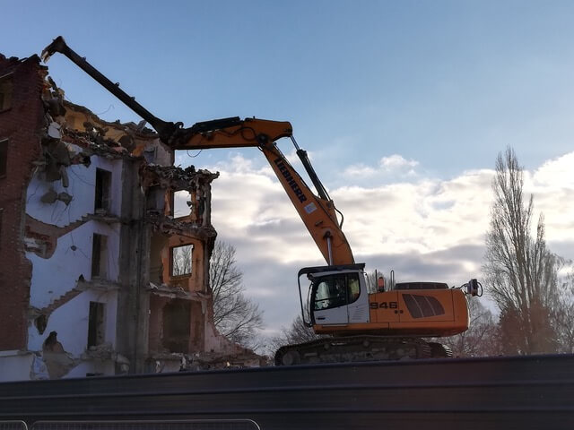 Location de pelle à chenilles Liebherr 946 par Helfaut Travaux-Nord