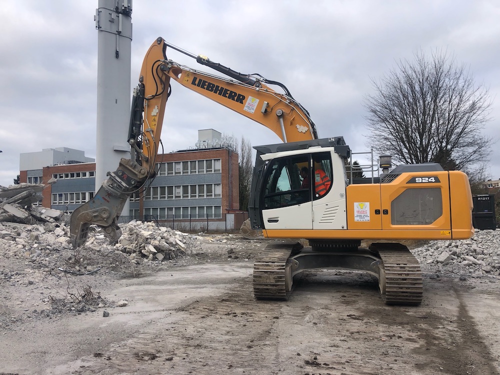 Pelle à Chenilles Liebherr 924 en location avec chauffeur chez helfaut Travaux