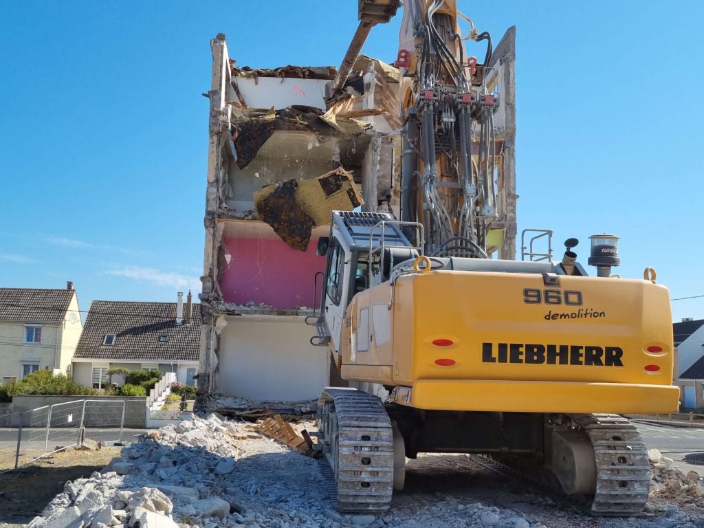 Découvrez en image la phase de curage et démolition de l'immeuble Les Mouettes à Berck-sur-Mer