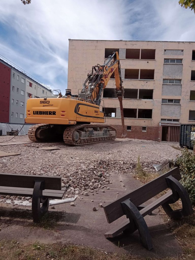 Découvrez en image la phase de curage et démolition de l'immeuble Les Mouettes à Berck-sur-Mer