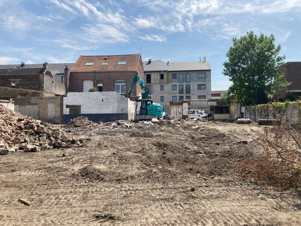 Démolition et désamiantage de bâtiment à Saint Omer, boulevard de Strasbourg par Helfaut Travaux