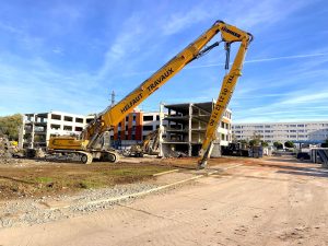 Démolition d'un immeuble de bureaux de plus de 12 000m2 (Curage, désamiantage, démolition et valorisation des déchets de chantiers) à Wasquehal. La démolition laissera place à la construction du projet Imaginarium qui accueillera le siège de l'entreprise Exotec.