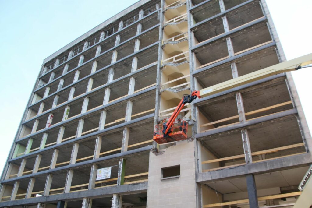 Curage sur bâtiment - chantier de démolition - Helfaut Travaux